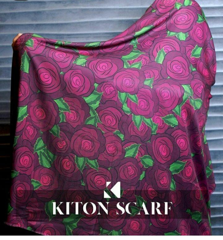 روسری نخی چهارفصل دور ریش قواره ۱۴۰برند kiton